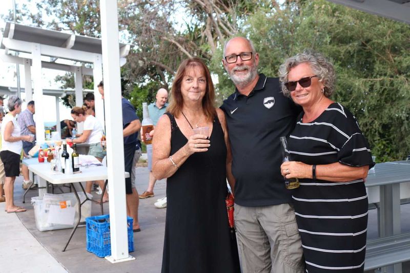 Out &amp; About 1 - Who's New in the Zoo