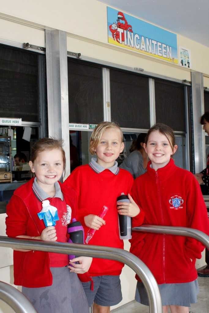 Xanthe Sheridar, Hannah Bradley and Lily-Rose Bubke love their tuckshopXanthe Sheridar, Hannah Bradley and Lily-Rose Bubke lo