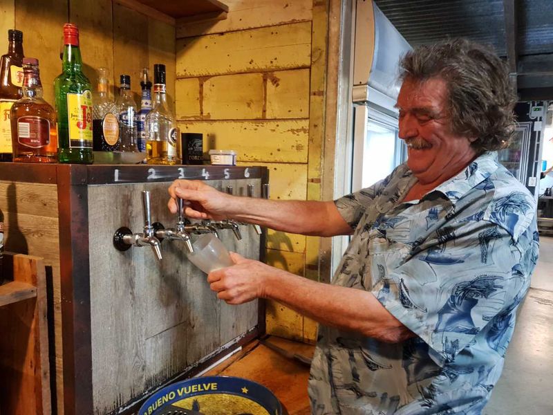 Daryl is a brewmaster, creating delicious craft beers and apple cider from Silky Oak Tea Gardens, Kia Ora