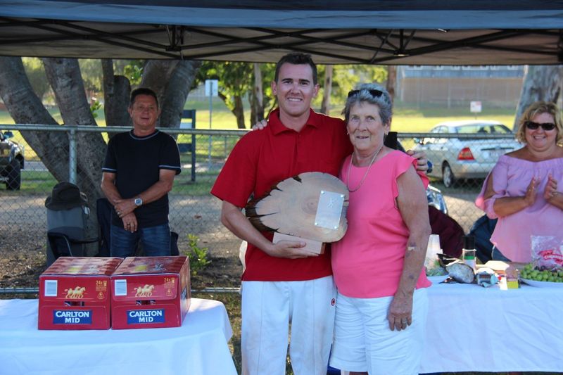 Greg Eaton, 2019 winner Andrew Simpson with Edith McBride, and daughter Jackie Eaton
