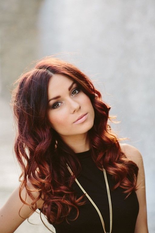 Caitlyn Shadbolt will perform at the Rainbow Beach Spring Festival - and there is free entry!