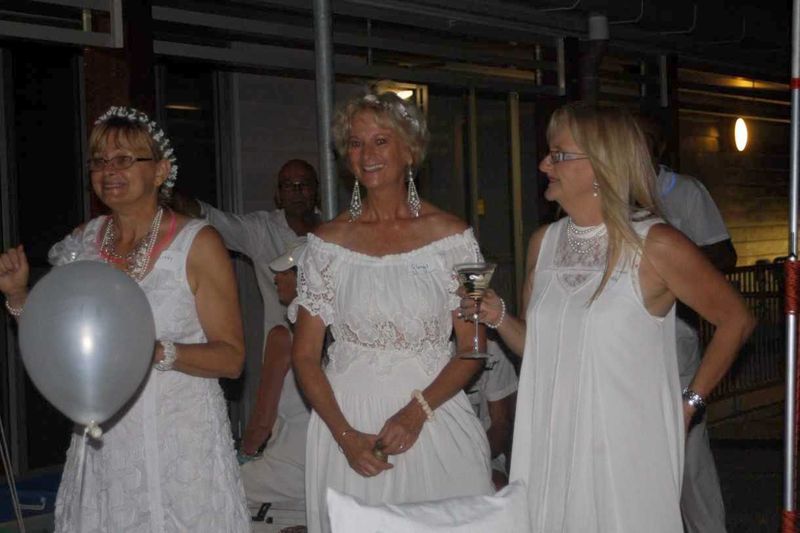 Lindy Orwin, Glenys Badcock and Trish Torenbeek invite you to a posh picnic!