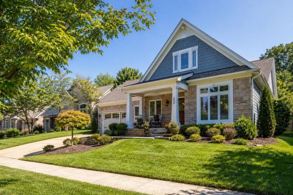 East Brainerd Chattanooga-area home with seasonal curb appeal and suburban neighborhood context