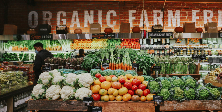 5 ways to stand out from your competitors:  The Organized Success of Erewhon Market.