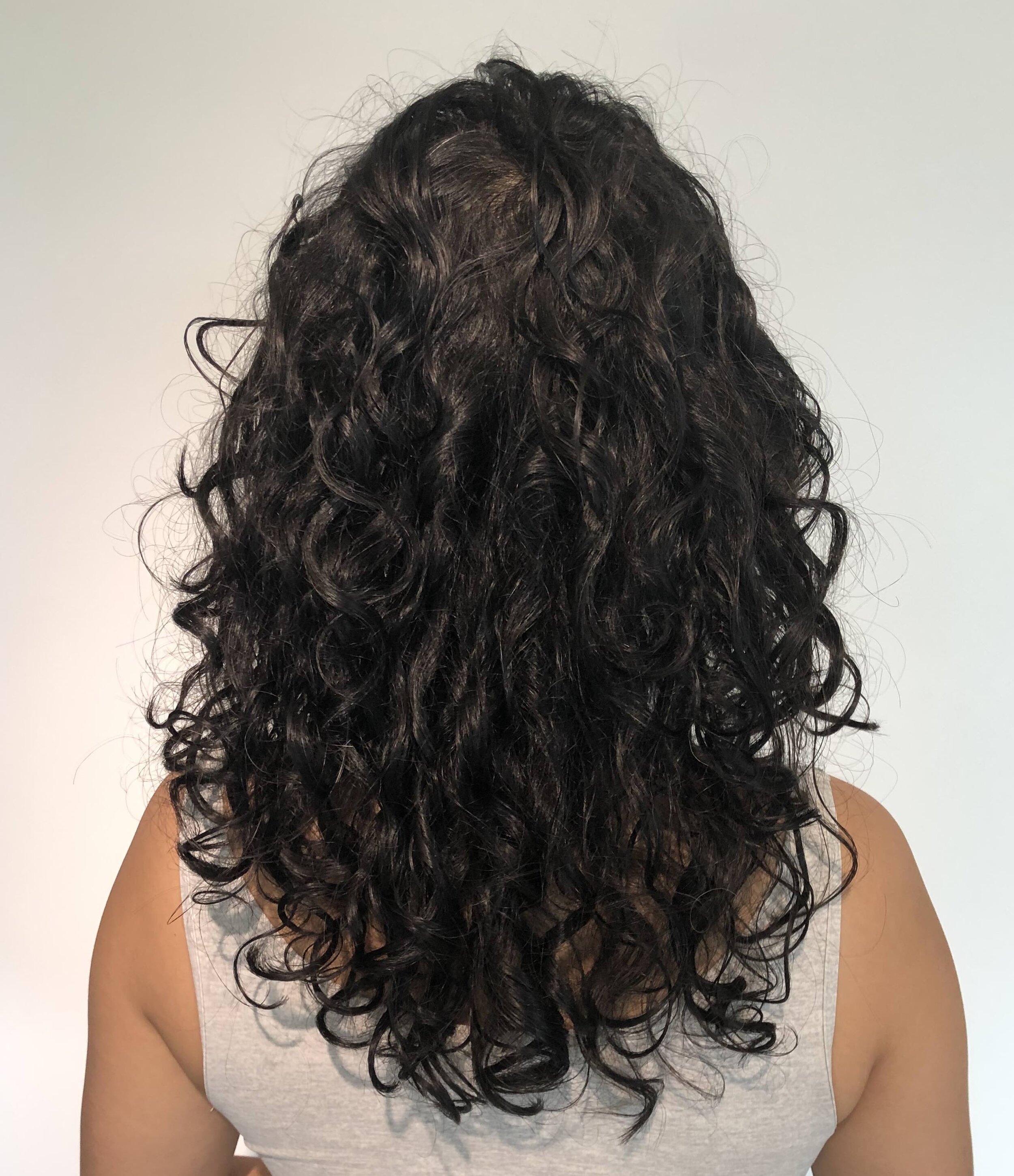 The best curly hair I’ve ever had during my CGM experiments (taken June 2020). Looks like 2C curls! 😍
