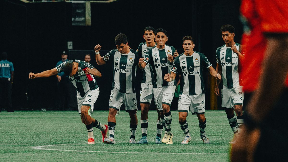 Pitchside: Atlanta United v Santos Laguna