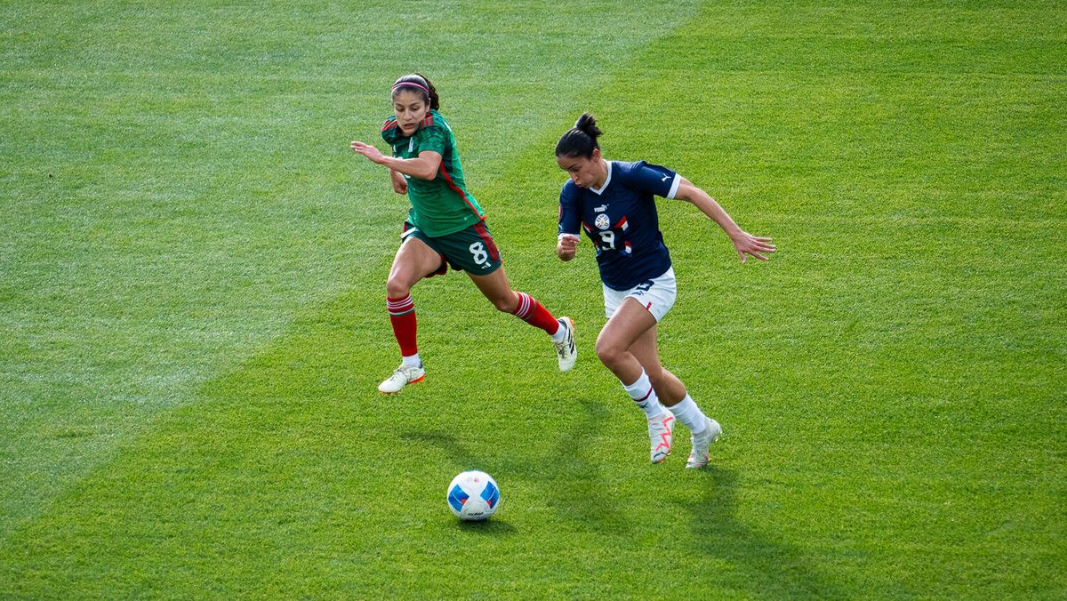 Pitchside W Gold Cup: Mexico vs. Paraguay