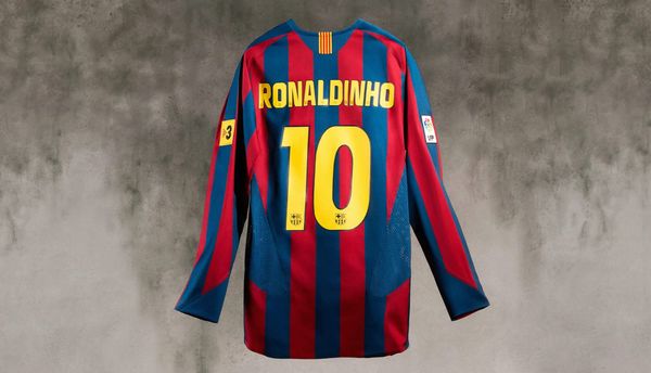 Nike Ronaldinho Barcelona Reissue Jersey