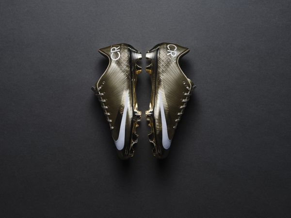 Gold Nike Mercurial CR7