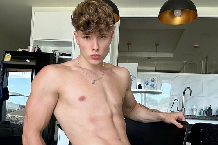 Benjamin Hilton