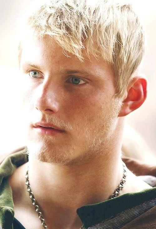 Men in Vogue - Alexander Ludwig