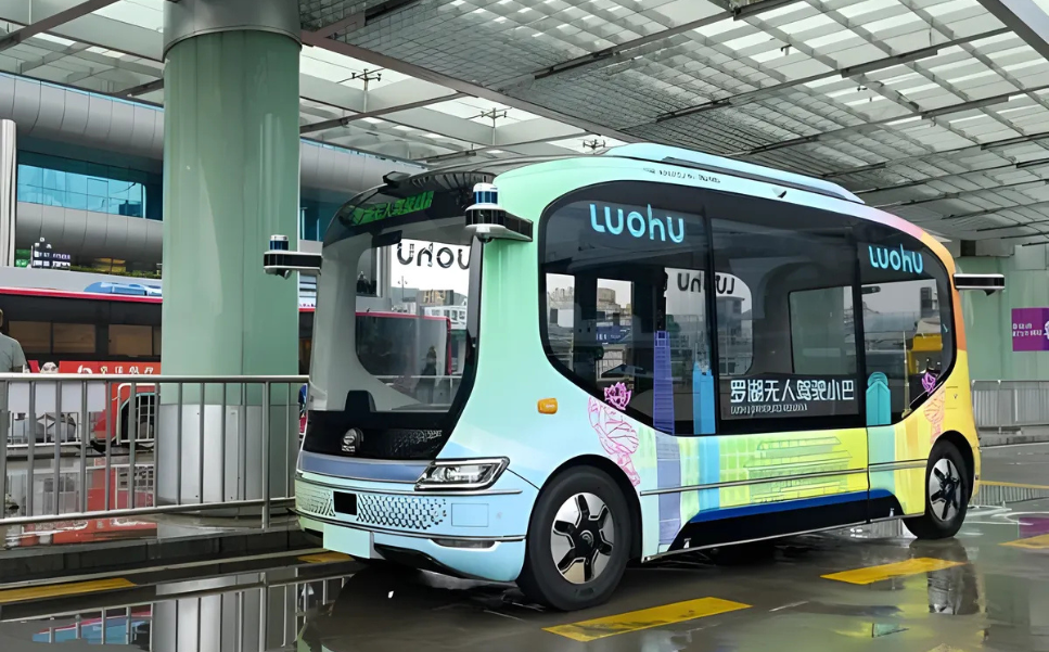 WeRide and Shenzhen Bus Group Debut Fully Driverless Robobus Line in City Center