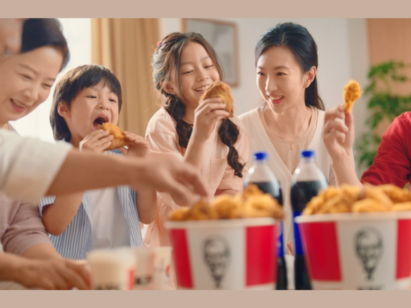 Yum China Equips Store Managers with Wearable AI for Hands-Free Operations
