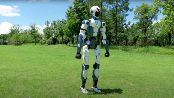 Unitree Launches Lightweight R1 Humanoid Robot Starting at $5,900