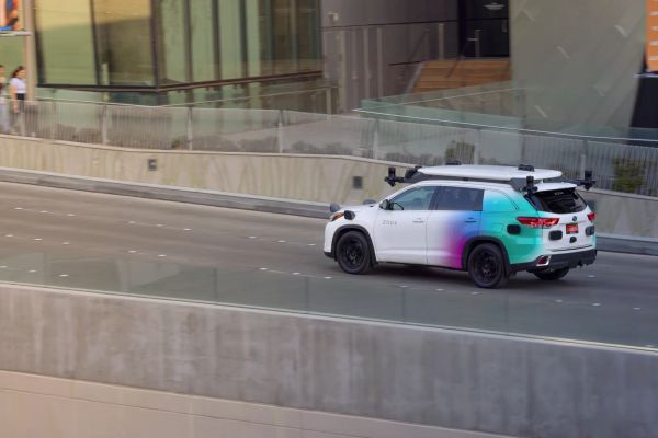 Zoox Expands Autonomous Vehicle Testing to Dallas and Phoenix
