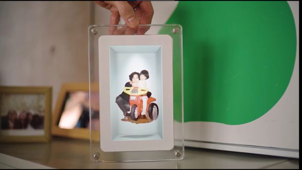 Looking Glass Introduces Musubi Holographic Photo Frame