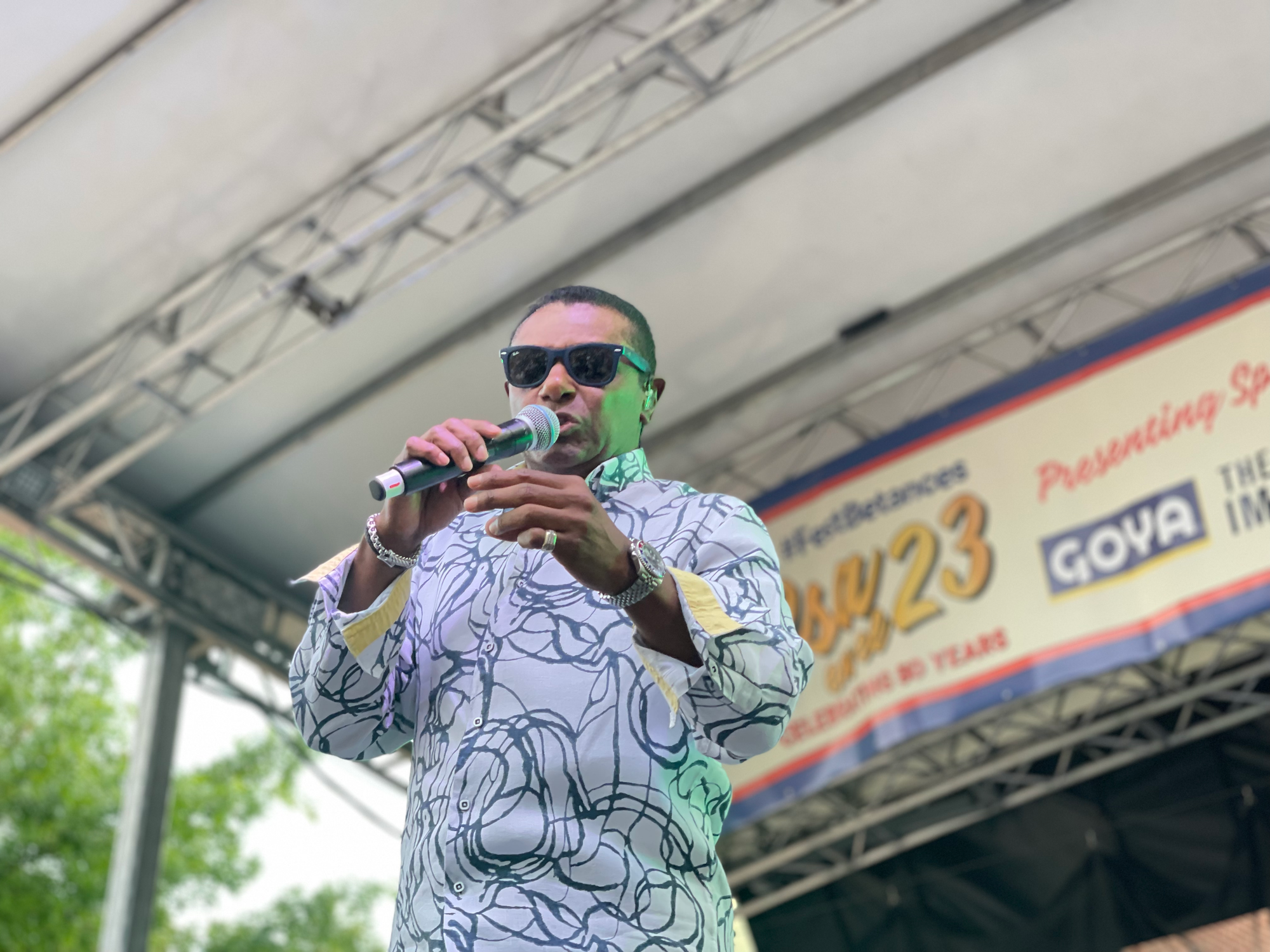 Jose Alberto el Canario en el festival Betances 2023. Foto por Luisana Yorde.