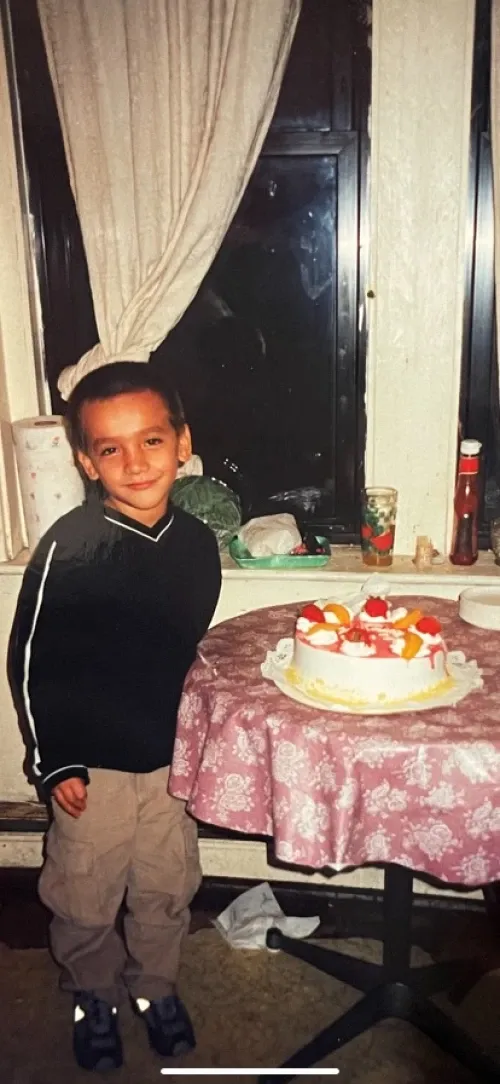 Marco Flores de niño. Foto cortesía de Karina Flores.