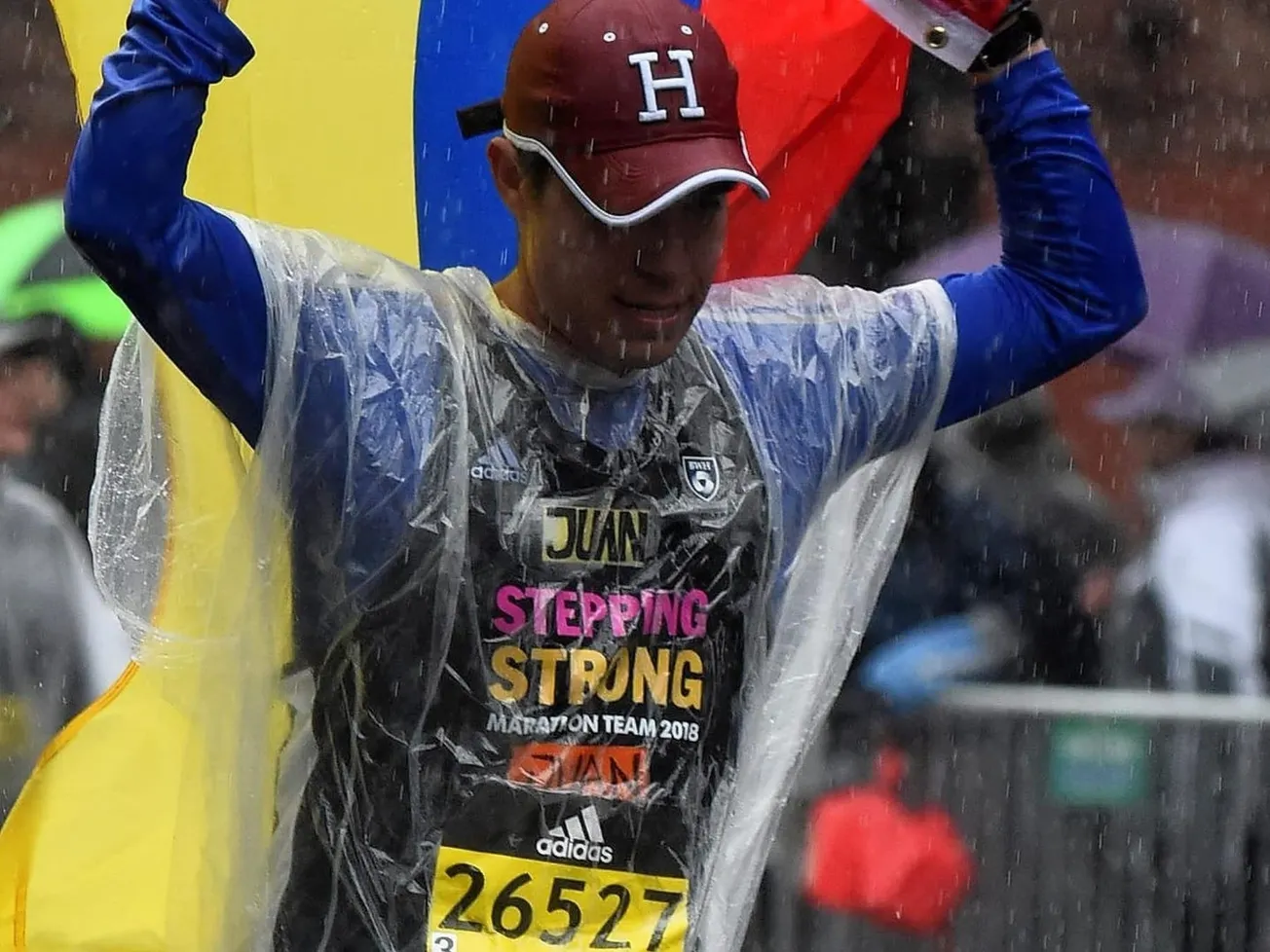 Médico colombiano correrá en el maratón de Boston para apoyar la sanación del trauma