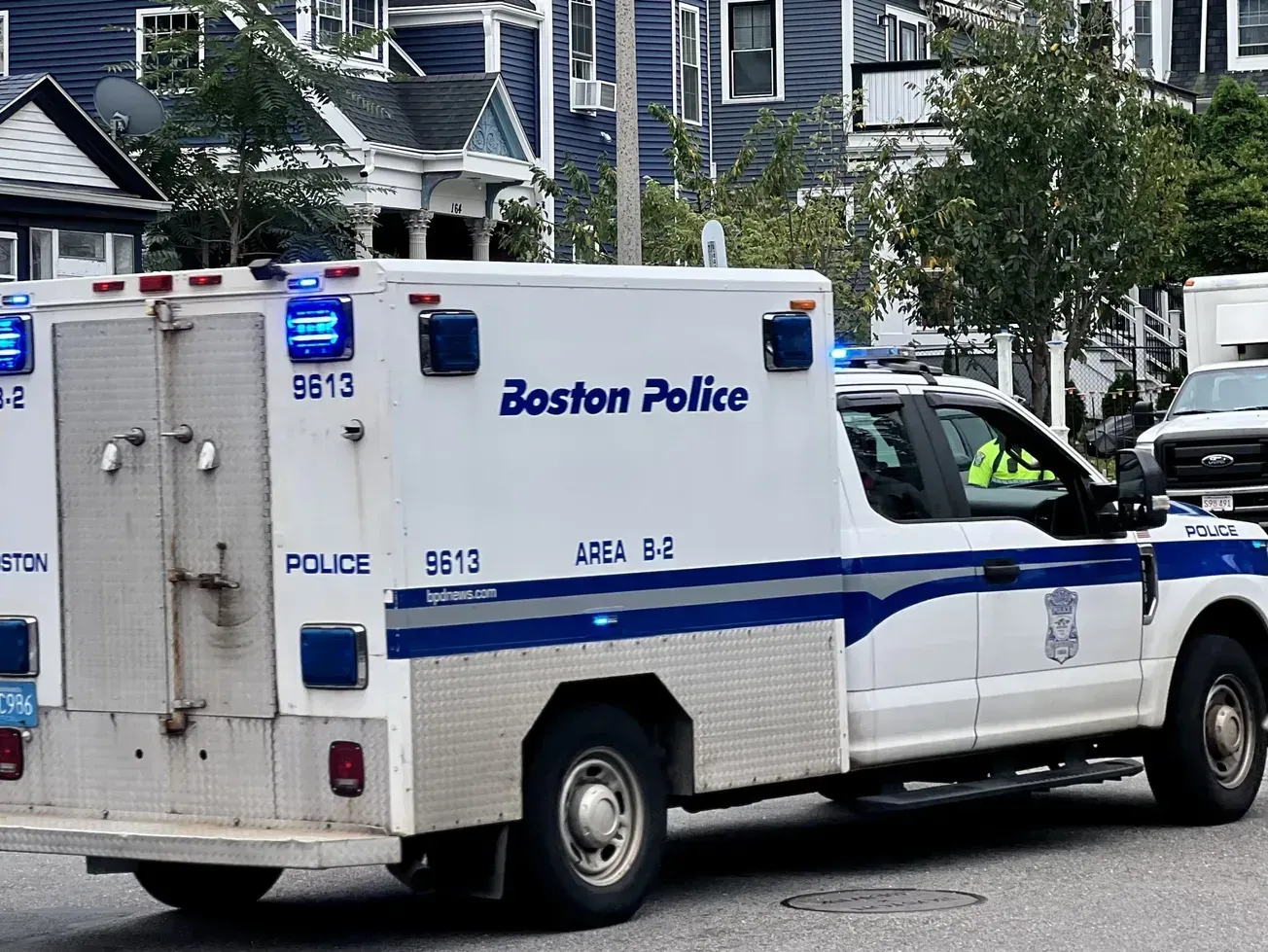 Volcamiento de un camión en Chinatown de Boston deja 4 heridos