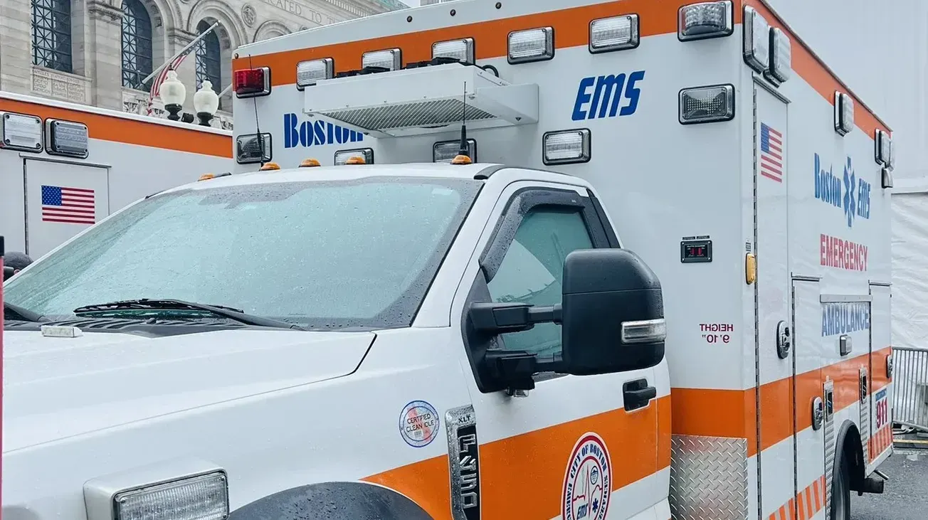 Boston refuerza los servicios de emergencia con nuevos graduados y promociones