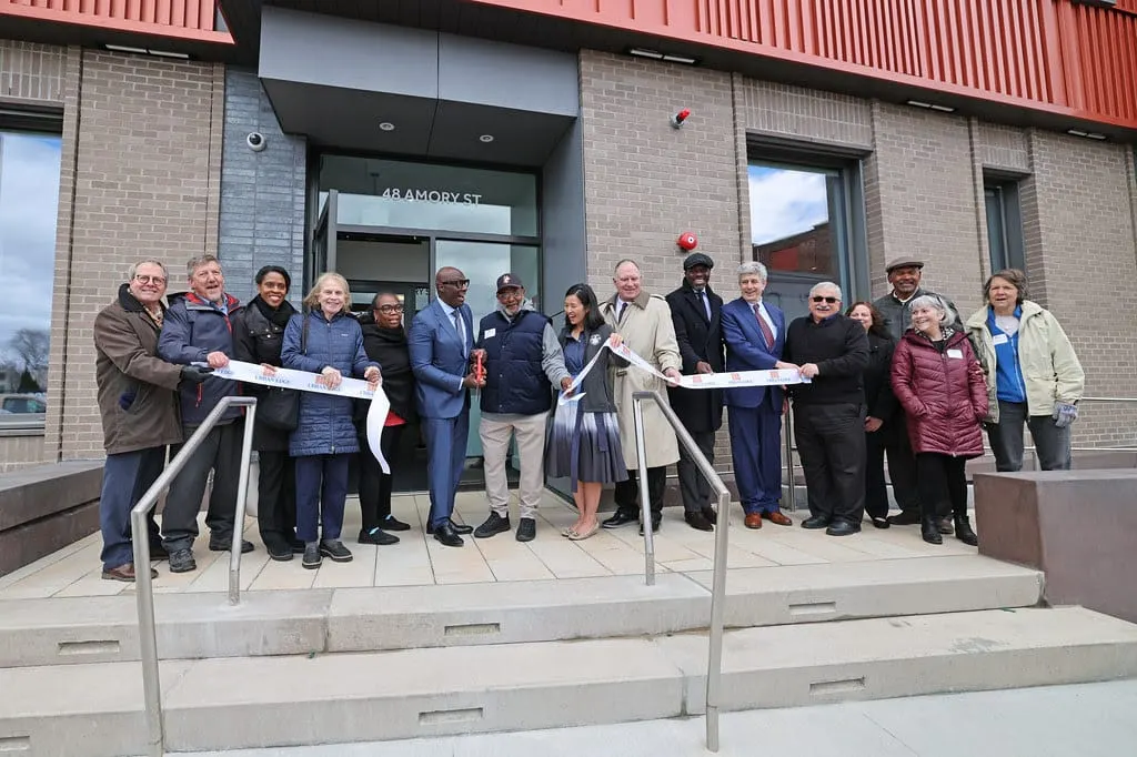 Inauguran 65 nuevos hogares accesibles para la comunidad en Jackson Square