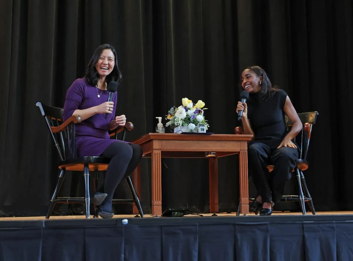 Alcaldesa Wu declara el 10 de abril de 2025 como el ''Ayo Edebiri Day'' en Boston