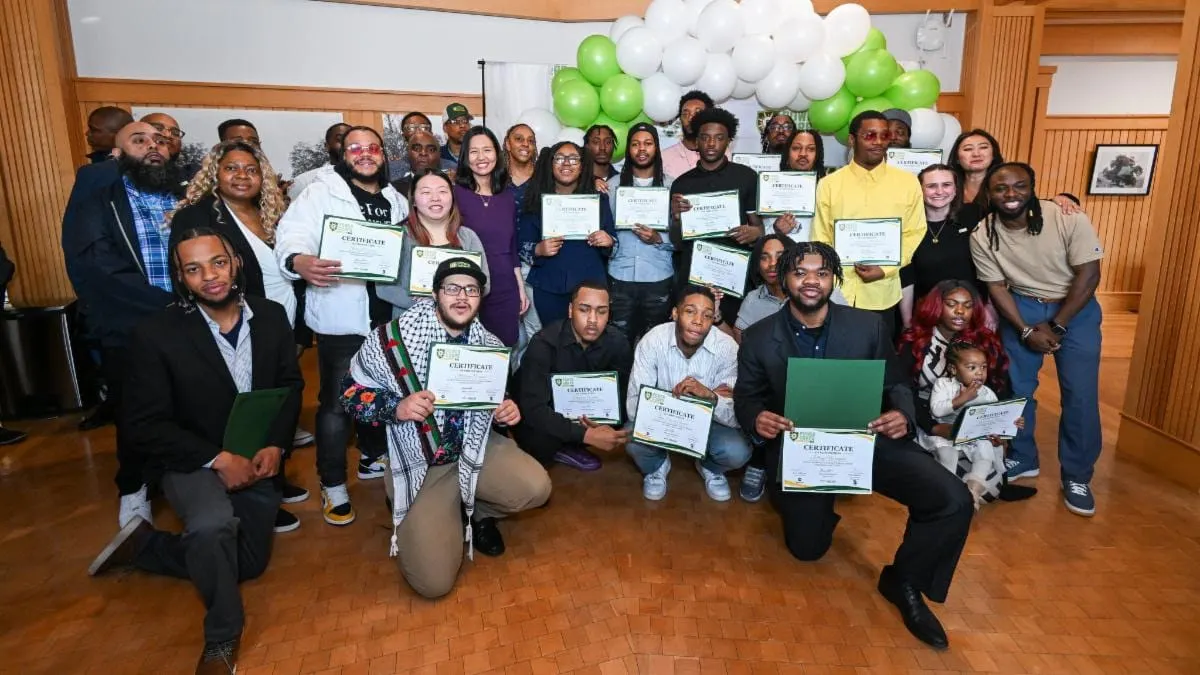 La alcaldesa Wu celebró la graduación de la 4ta promoción de PowerCorps Boston