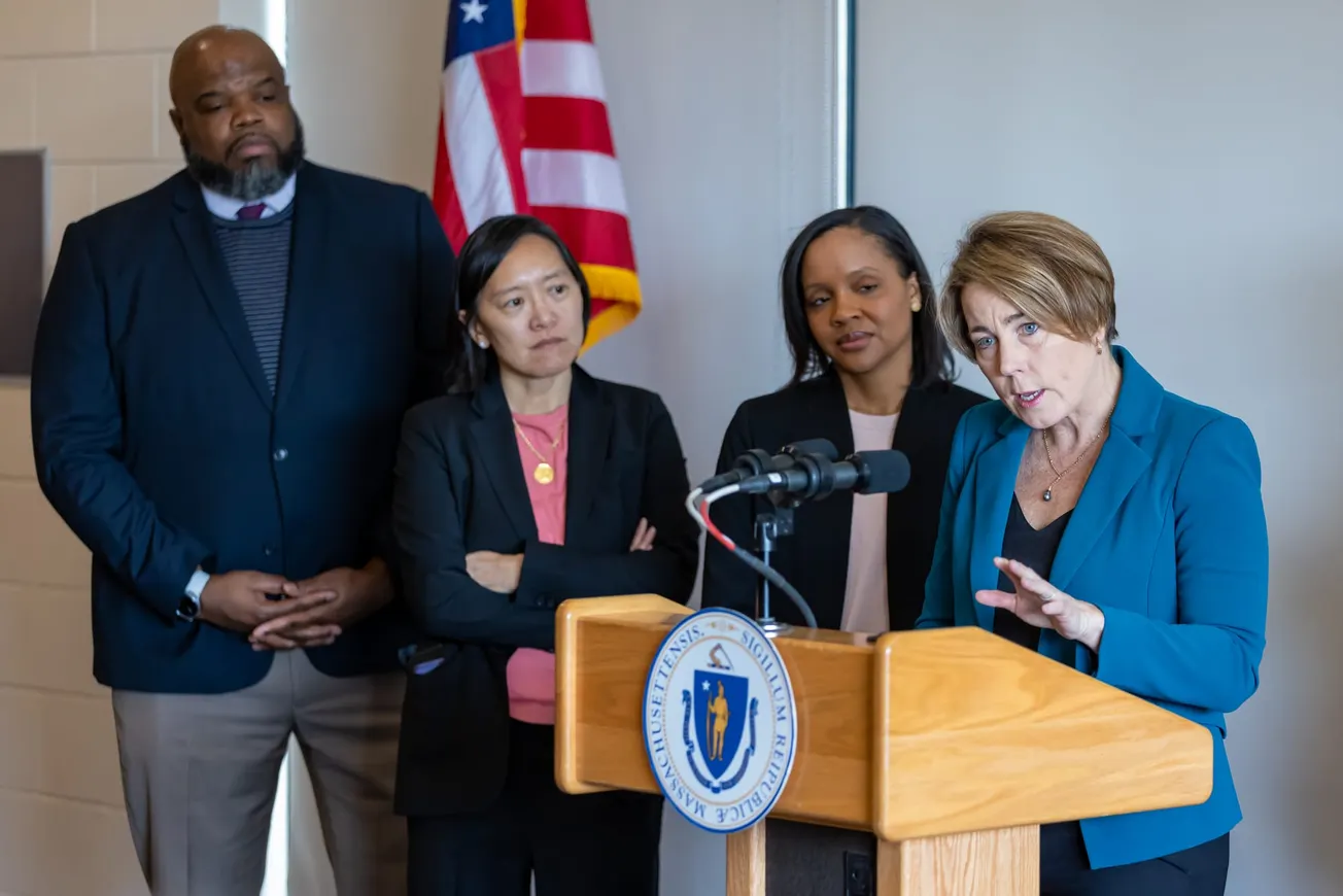 Massachusetts alerta sobre recortes federales que ponen en riesgo programas de ayudas como SNAP