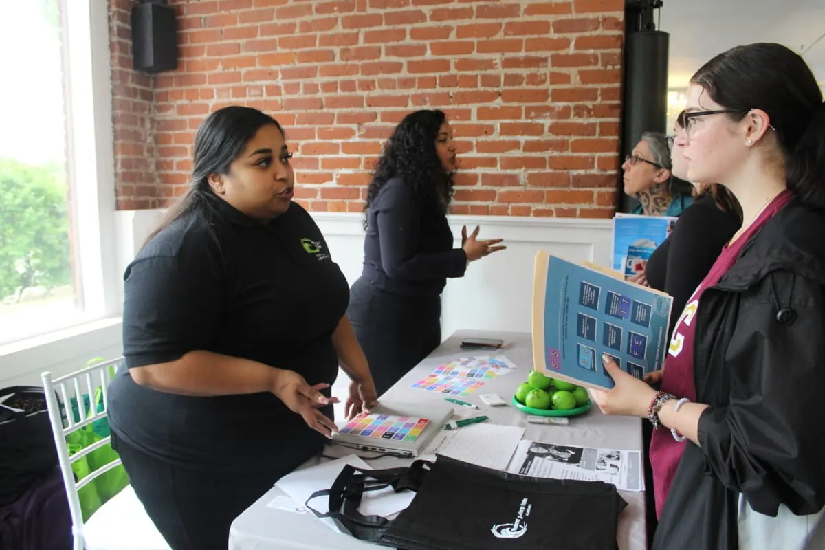 Programas de empleo de verano este 2025 para jóvenes en Massachusetts