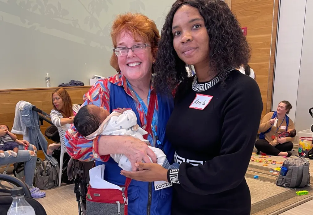 Brigham and Women’s Hospital organiza un Día de Belleza para madres en riesgo de quedarse sin hogar