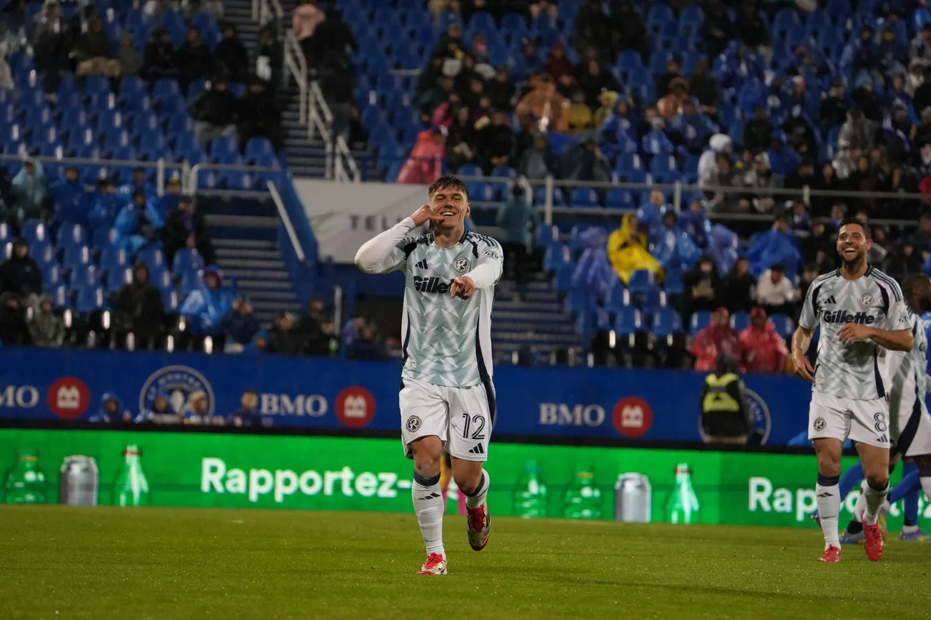 Un inspirado Ilay Feingold guía al Revolution de vuelta al camino de la victoria