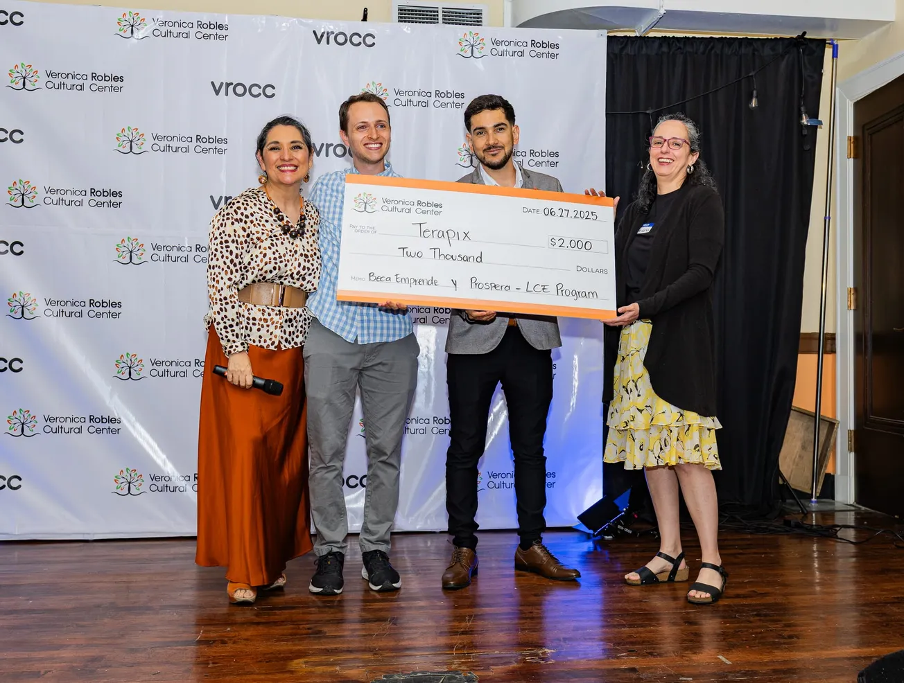 El Centro Cultural Veronica Robles celebró el cierre de su programa de emprendimientos latinos