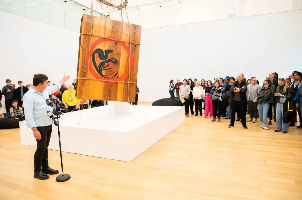 Abrió la primera exposición del Boston Public Art Triennial con una celebración en el MassArt