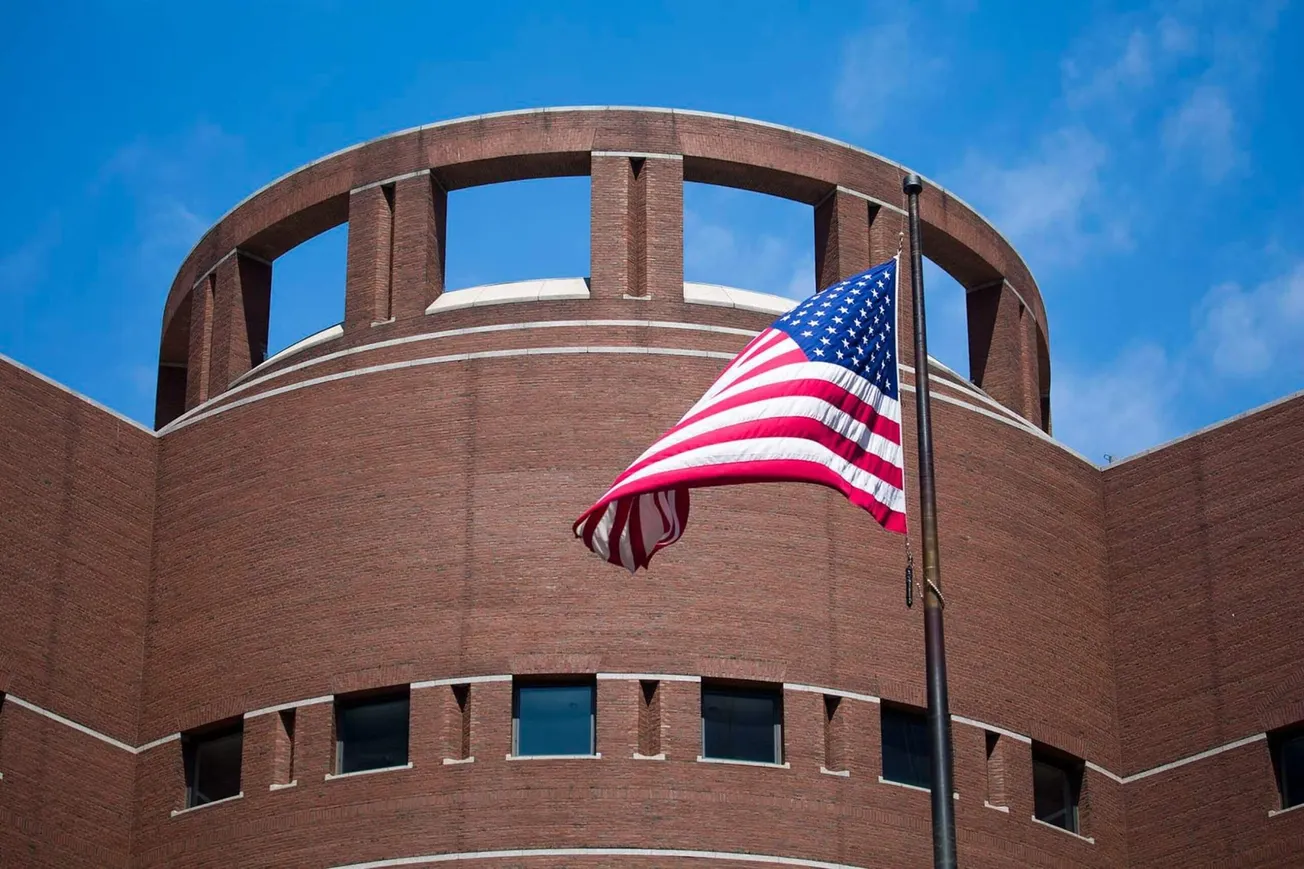 EE. UU. quiere deportar a un informante del FBI que iba a testificar en un caso contra una pandilla en Massachusetts