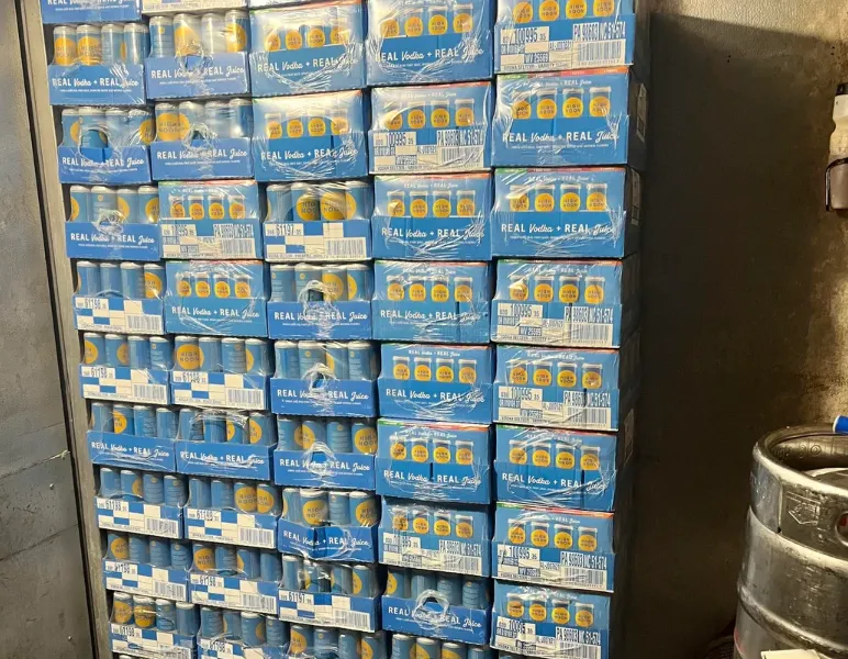 High Noon retira del mercado latas de vodka seltzer mal etiquetadas como bebidas energéticas Celsius