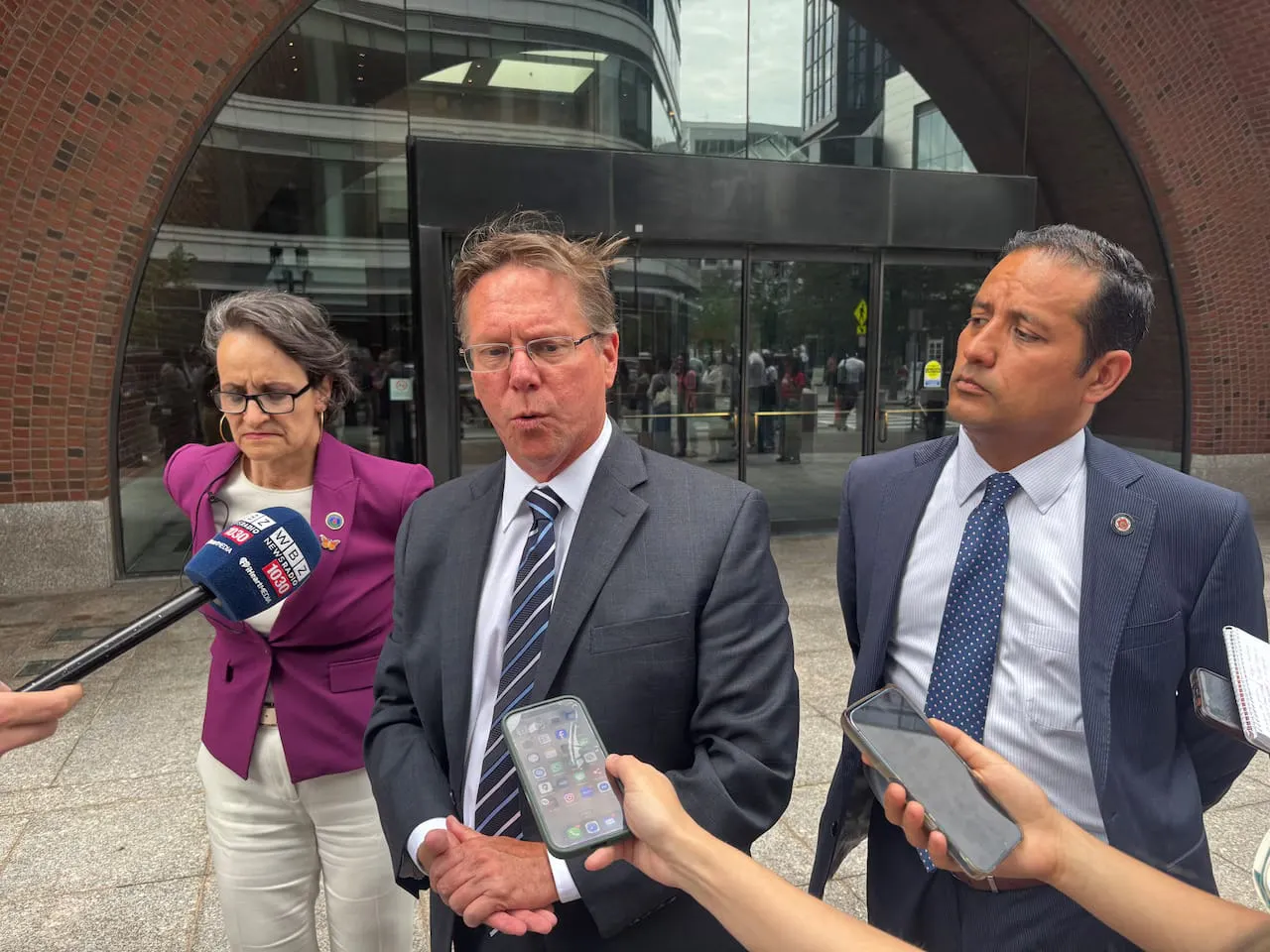 Chelsea y Somerville piden a la corte que impida la cancelación de fondos federales