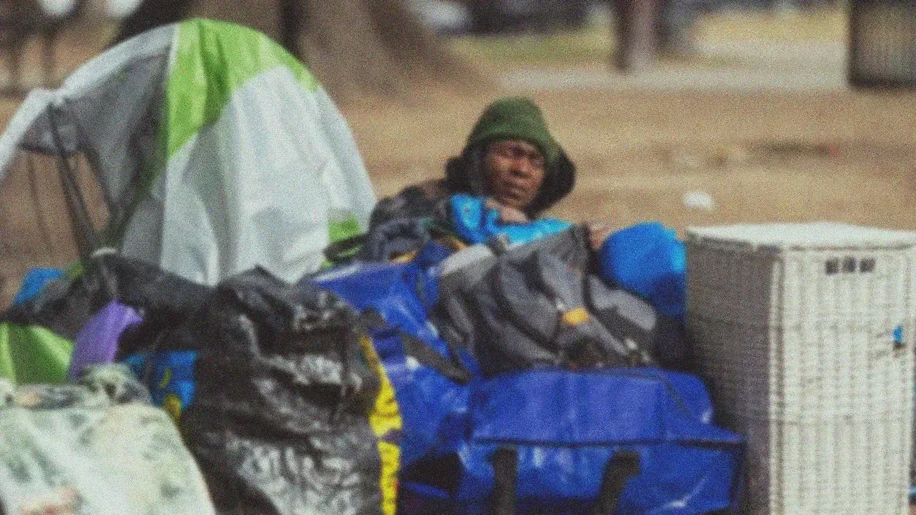 Criminalizar a las personas sin hogar, ¿una política cruel o necesaria?