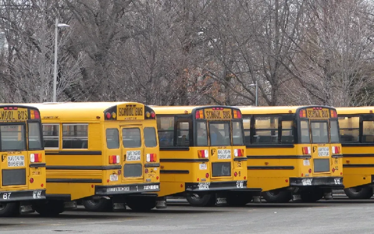 Informe independiente alerta sobre peligros en buses escolares de Boston
