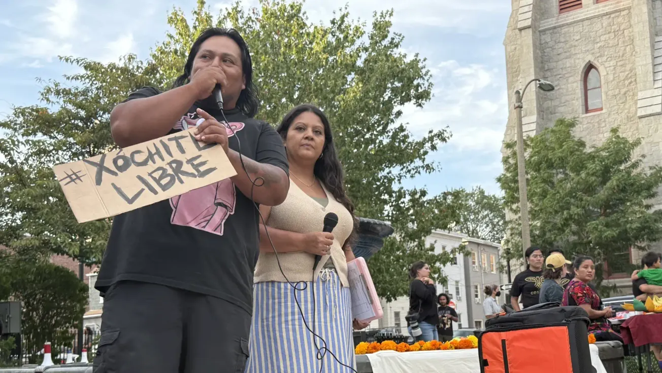 Más de 100 personas realizan vigilia en East Boston por activistas detenidos por ICE
