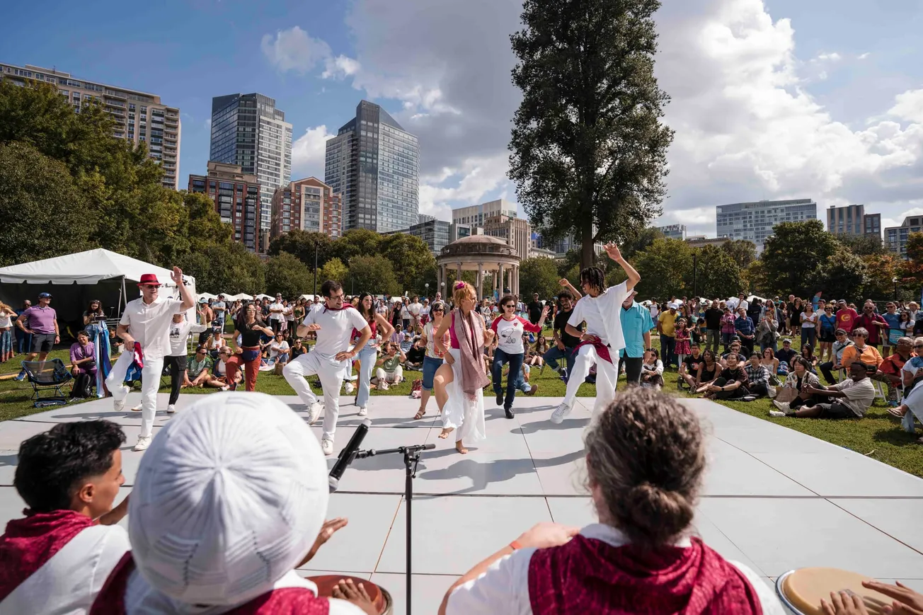 El Festival Internacional Embrace Massó ¡Con Salsa! anuncia su regreso a Boston Common en 2026