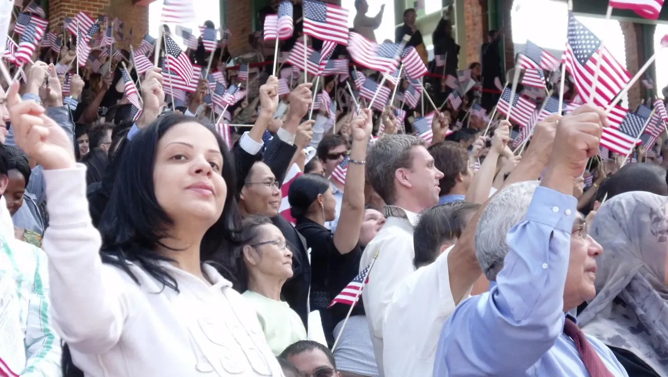 USCIS reanudará las entrevistas a vecinos y compañeros de trabajo de solicitantes de ciudadanía