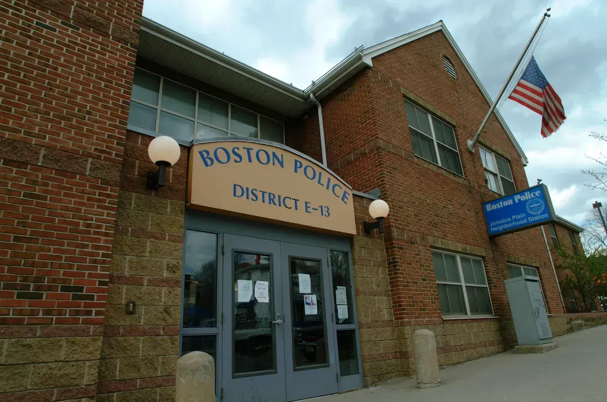 Disturbios en el centro de Boston tras protesta pro Palestina: 13 arrestos y 4 policías heridos