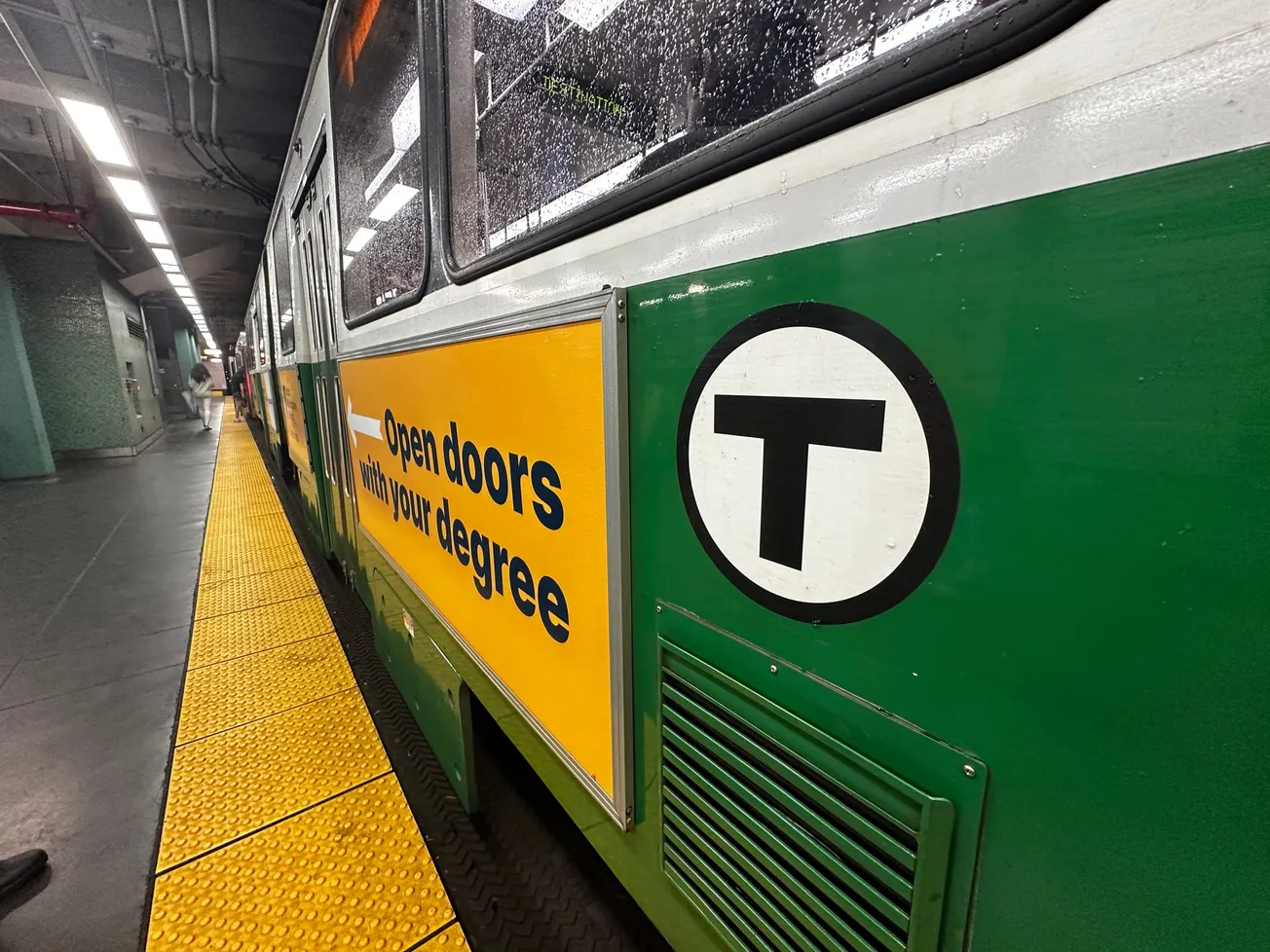 ¿Funcionará el T y el Commuter Rail durante el fin de semana de Halloween?