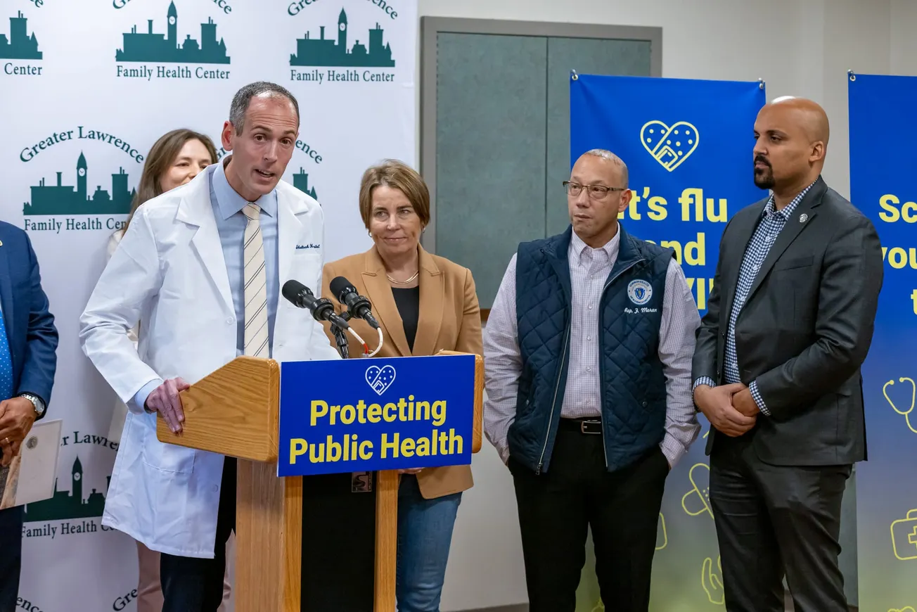 Personal local autorizado ahora podrá aplicar la vacuna contra la influenza, según nueva orden