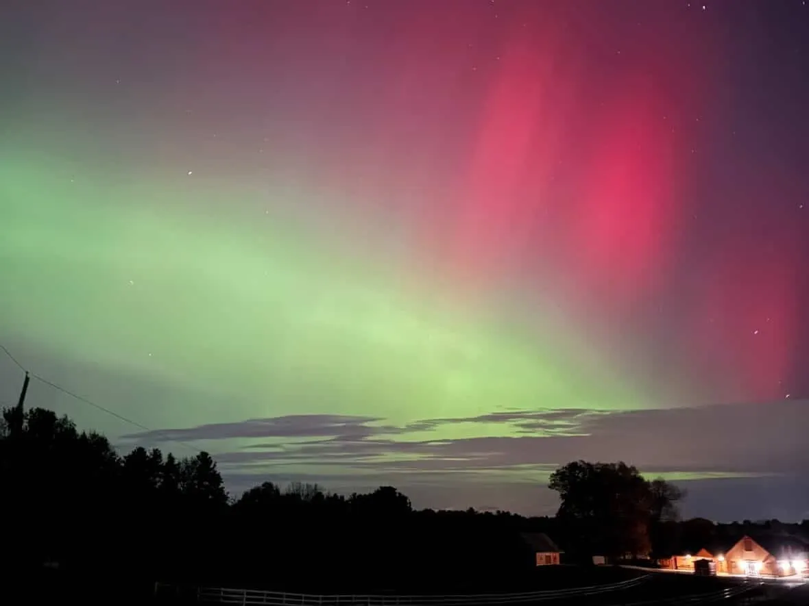¿Por qué se vieron auroras boreales en Boston?