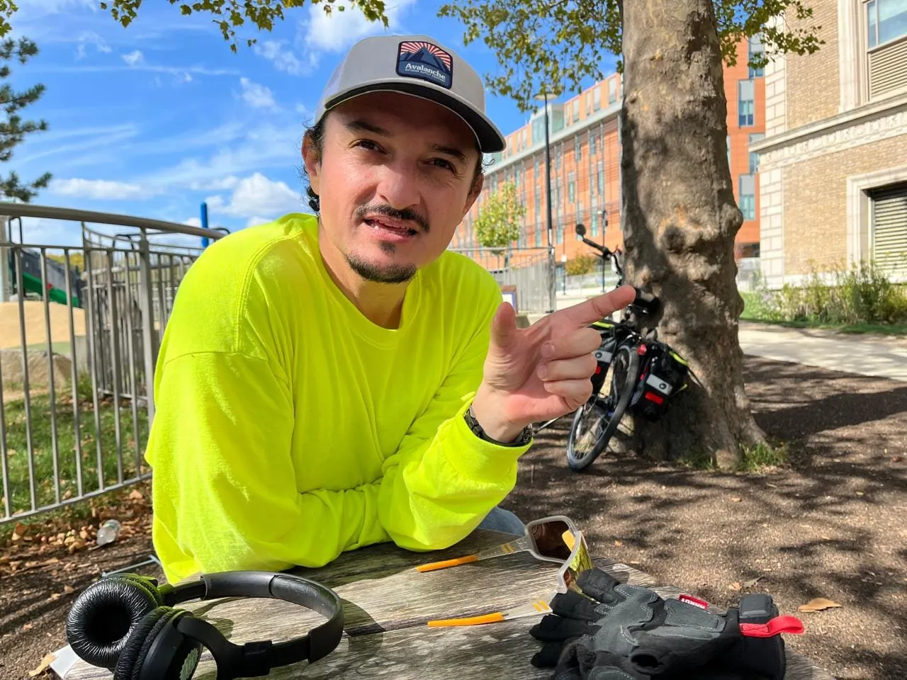 No hay cama para tanta gente y las que hay están muy caras