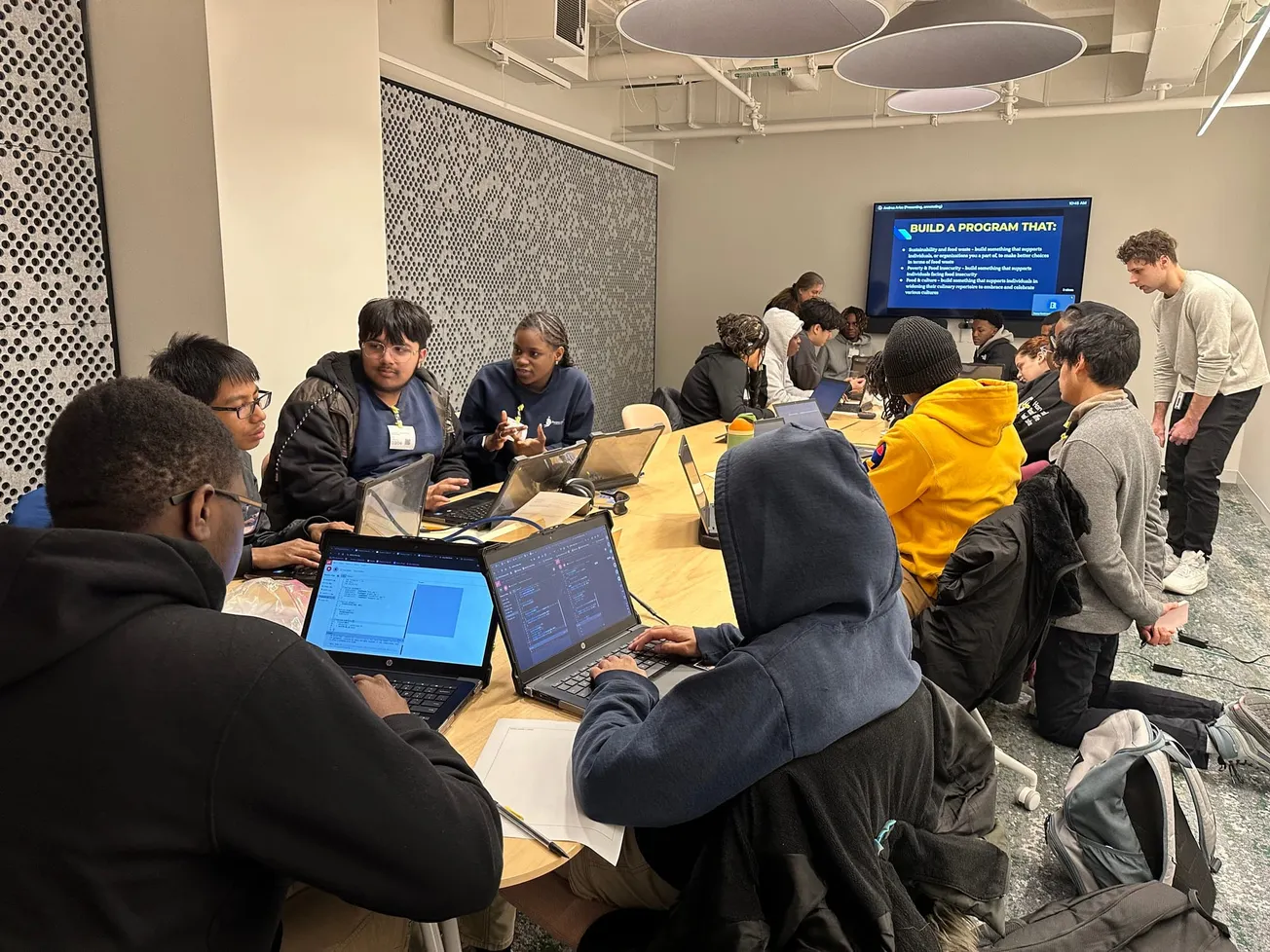 Prospect Hill Academy destaca el aprendizaje basado en proyectos para empoderar a estudiantes latinos en Massachusetts