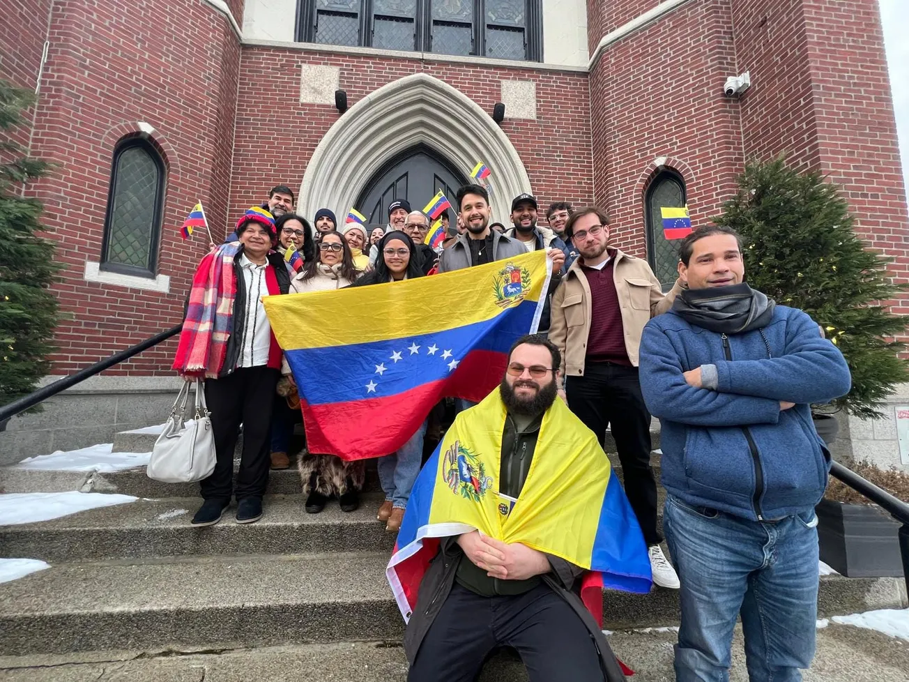 Los venezolanos locales celebran la detención de Maduro, pero se preocupan por lo que sigue