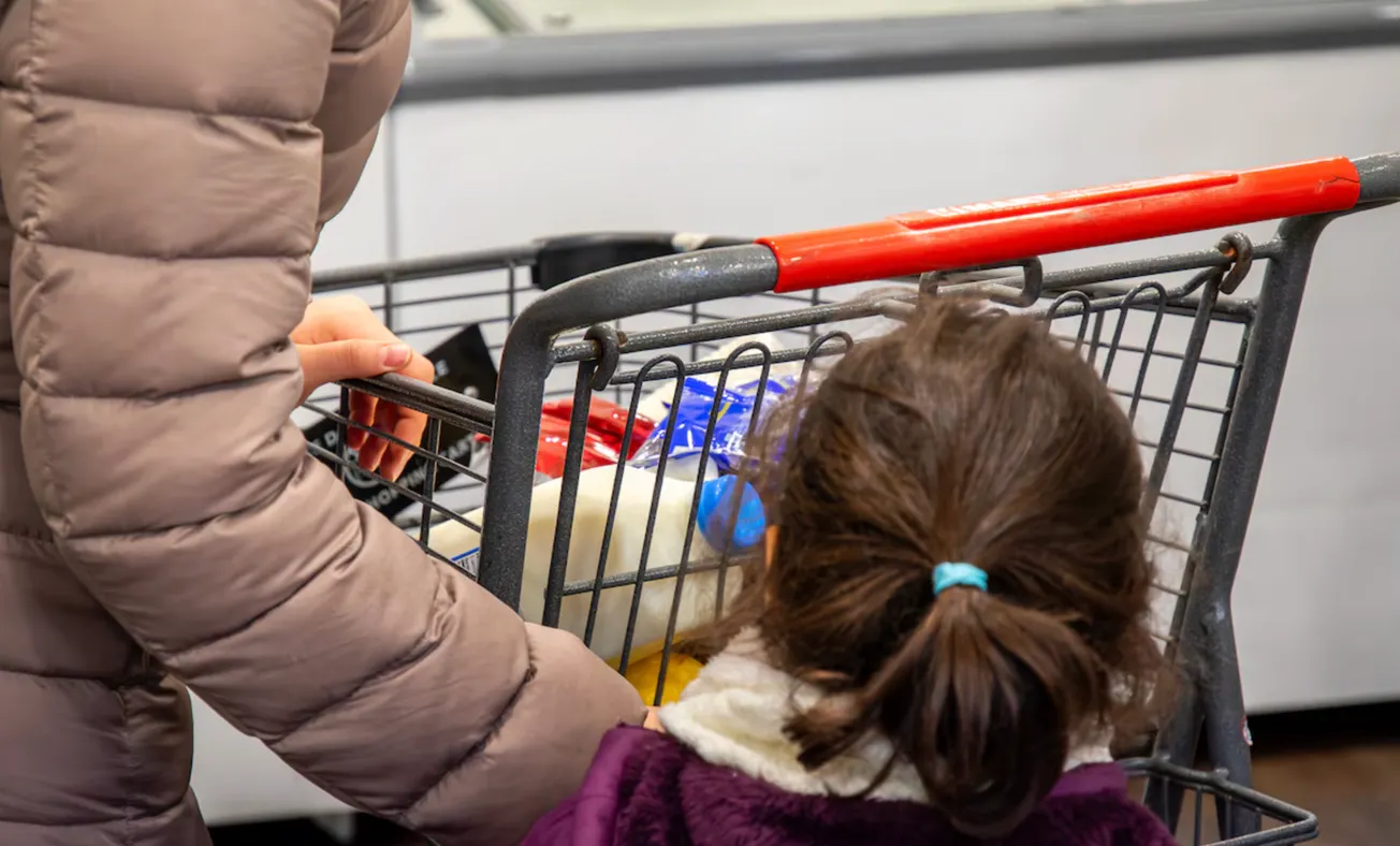 A medida que 1 de cada 6 personas en Massachusetts destina la mitad de sus ingresos a la vivienda, esto es lo que sacrifican